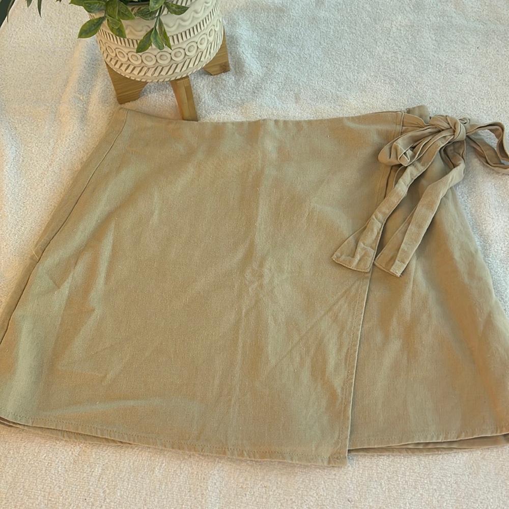 Forever 21 Tan Brown Beige Faux Mini Wrap Linen Skirt sz M EUC Sexy Simple